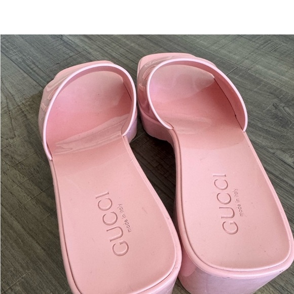Gucci Pink Monogram Rubber Slide Mule Sandals Sz 8 - Picture 8 of 10